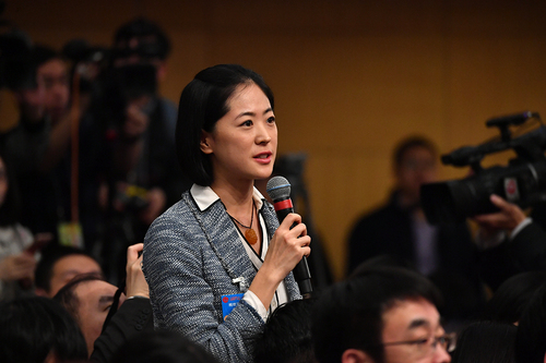 中國日報記者提問。人民網記者 于凱 攝
