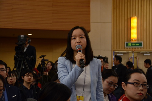 人民政協報記者提問。人民網 黃玉琦 攝