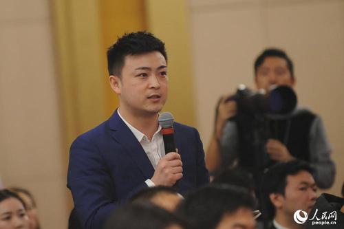 中國(guó)網(wǎng)記者提問 人民網(wǎng)記者 郝勇 攝