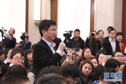 人民日報(bào)記者提問