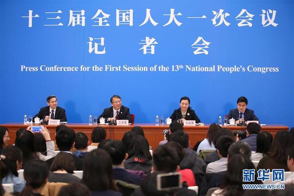 3月11日，十三屆全國人大一次會議秘書處法案組組長、全國人大常委會法工委主任沈春耀，法案組副組長、全國人大常委會法工委副主任鄭淑娜就憲法修正案相關問題回答中外記者提問。2