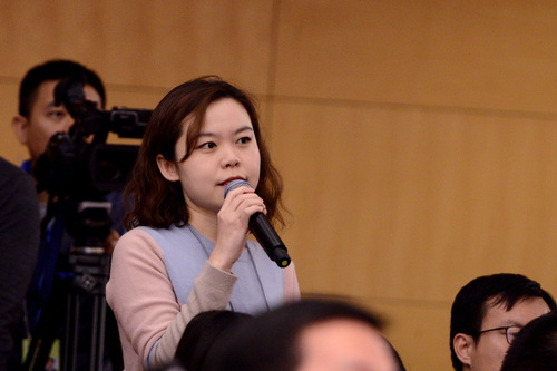 北京青年報記者提問。人民網(wǎng)張啟川 攝