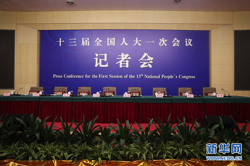 圖為記者會開始前。新華網 中國政府網 陳杰 攝