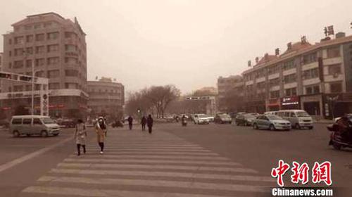 大范圍沙塵天氣侵襲甘肅多地空氣遭不同程度污染