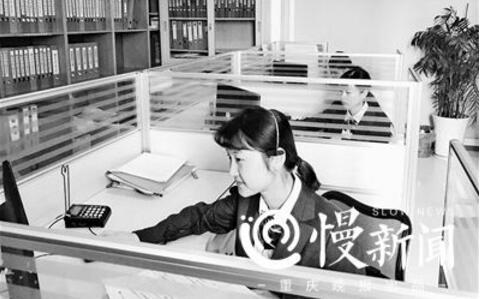 95后女孩當(dāng)殯葬熱線(xiàn)接線(xiàn)員每天接60個(gè)“死亡電話(huà)”