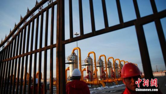 資料圖：氣田輸氣站。 <a target='_blank' href='http://www.chinanews.com/'>中新社</a>發 劉關關 攝
