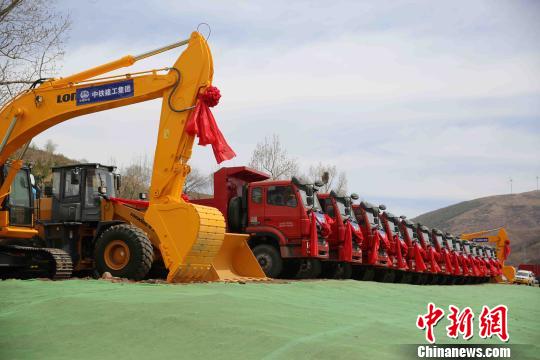 北京冬奧會張家口賽區34個建設項目集中復開工儀式舉行