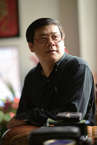 中國(guó)美協(xié)分黨組書記、駐會(huì)副主席兼秘書長(zhǎng)徐里