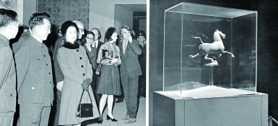 1973年11月8日，英國女王伊麗莎白二世在時任中國駐英國大使宋之光等陪同下參觀“中華人民共和國出土文物”展覽。