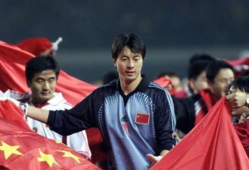 前國(guó)門街頭賣櫻桃：我不慘，只想讓家人過(guò)得更好