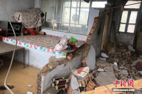 村民家中墻壁倒塌。<a target='_blank' href='http://www.chinanews.com/'>中新社</a>記者 張瑤 攝