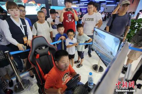 資料圖：民眾體驗物聯(lián)網(wǎng)成果。<a target='_blank' href='http://www.chinanews.com/'>中新社</a>記者 泱波 攝
