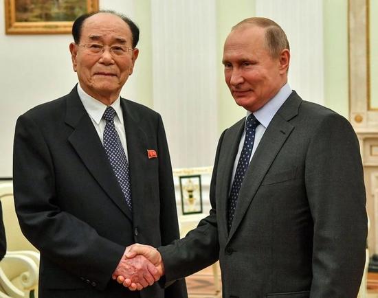朝媒：金永南訪俄會(huì)見(jiàn)普京 并遞交金正恩親筆信