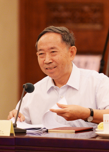 袁貴仁委員發言。1