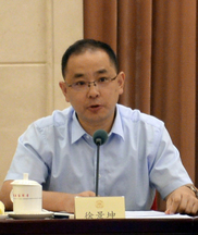 公辦學校適度松綁 民辦學校加強監(jiān)管