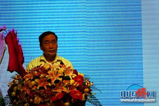 中國僑網(wǎng)天津市副市長趙海山作主旨演講。　冉文娟　攝