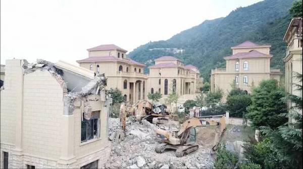 秦嶺大片別墅違建，中央重拳整治！但一棟房子5天都沒拆完……