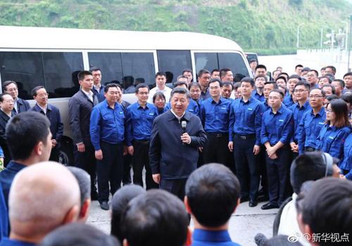 2018年4月24日下午，習(xí)近平在三峽大壩左岸電站考察。圖片來源：新華社