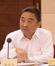 把弘揚勞模精神和工匠精神落在實處
