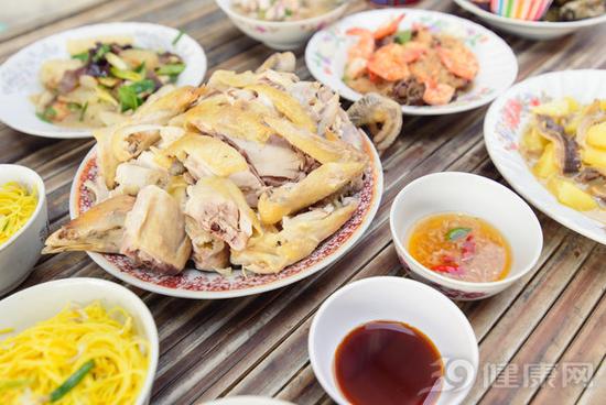 不吃晚飯身體棒？各個(gè)擊破“晚飯謠言”