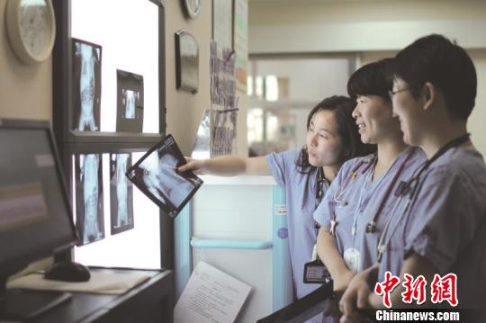 “中國NICU住院早產(chǎn)兒預(yù)后質(zhì)量改進(jìn)項(xiàng)目”通過4年不懈努力，大幅度提升了早產(chǎn)兒的生存質(zhì)量?！≤窡?攝
