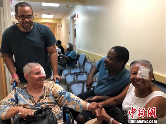 中國(guó)(北京)光明行項(xiàng)目專家組赴北美洲加勒比地區(qū)的安提瓜和巴布達(dá)，開(kāi)展為期兩周的白內(nèi)障篩查與手術(shù)“光明行”活動(dòng)。北京同仁醫(yī)院供圖