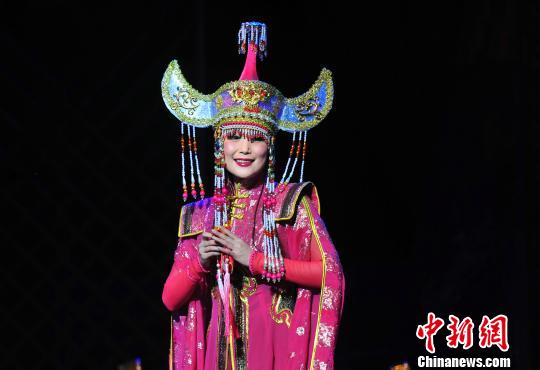 大型原創(chuàng)舞劇《天齊兒》。　于海洋 攝