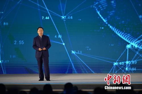 周鴻祎在互聯(lián)網(wǎng)大會(huì)上介紹360安全大腦。<a target='_blank' href='http://www.chinanews.com/' >中新網(wǎng)</a> 李駿 攝