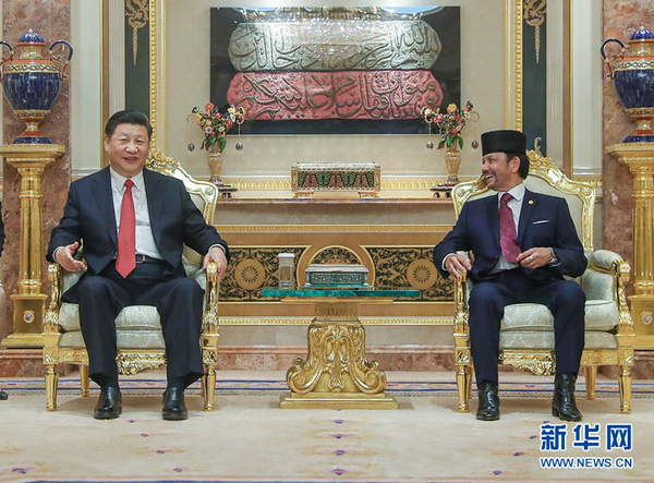 11月19日，國家主席習(xí)近平在斯里巴加灣同文萊蘇丹哈桑納爾舉行會(huì)談。