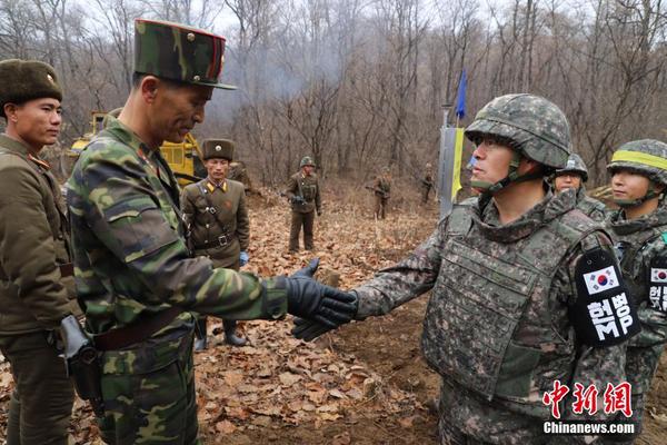 韓國國防部11月22日稱，為支持韓朝陣亡軍人遺骸共同挖掘工作等，雙方在非軍事區(qū)內(nèi)鐵原郡地區(qū)實(shí)現(xiàn)道路連通。 韓國國防部供圖2
