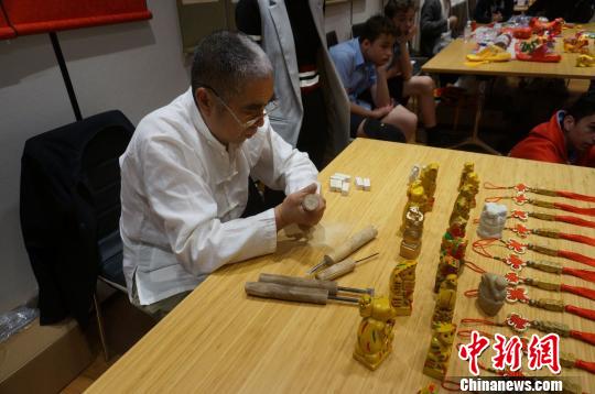 河南非遺首進(jìn)澳大利亞校園“洋”學(xué)生踴躍體驗(yàn)