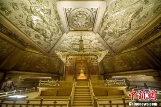 2008年5月7日，龍泉寺院東側(cè)臺發(fā)掘出一座不晚于武周時期的佛塔地宮，為了保護文物遺址，展現(xiàn)唐代佛塔魅力，當?shù)卣_始復(fù)建這座舍利塔。　韋亮 攝