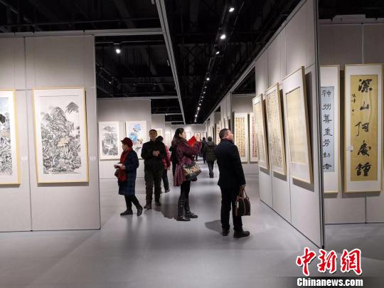 共有來自全國的264幅作品參展 高學昌 攝