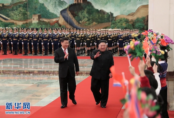 1月8日，中共中央總書記、國家主席習近平同當日抵京的朝鮮勞動黨委員長、國務委員會委員長金正恩舉行會談。會談前，習近平在人民大會堂北大廳為金正恩舉行歡迎儀式。2