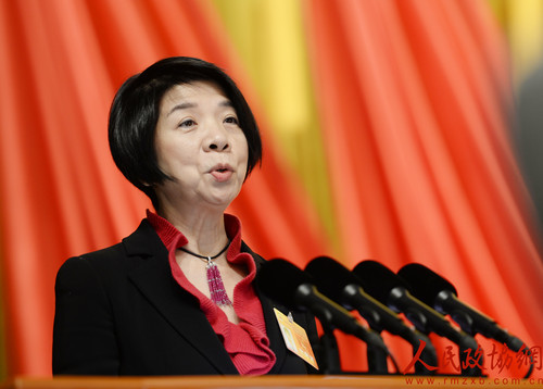 11北京市政協常委盧德華發言。
