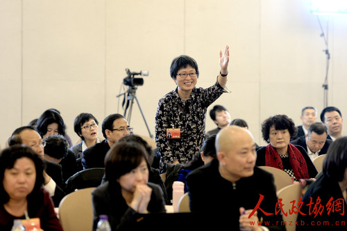 李獻云委員在“實施鄉村振興戰略 推進美麗鄉村建設”聯組會上，就鄉村老齡人的健康發表建議_副本