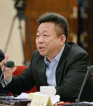 充分利用國有企業、大專院校和科研院所的閑置資源