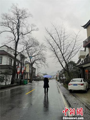 江南地區持續陰雨寡照天氣。　張煜歡 攝