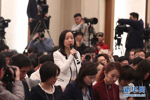 圖為人民政協報記者提問。新華網 中國政府網 馬娟 攝