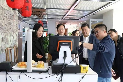 全國政協委員一行赴美