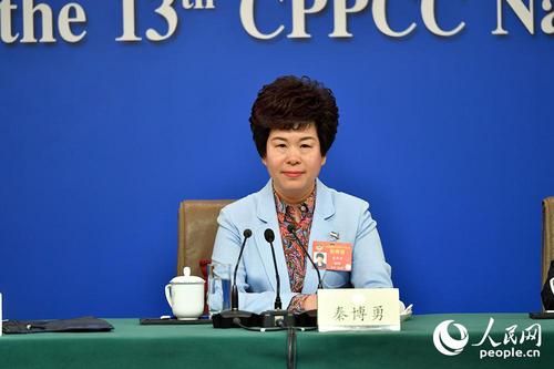 全國政協常委（民建）秦博勇回答記者提問 人民網記者 于凱