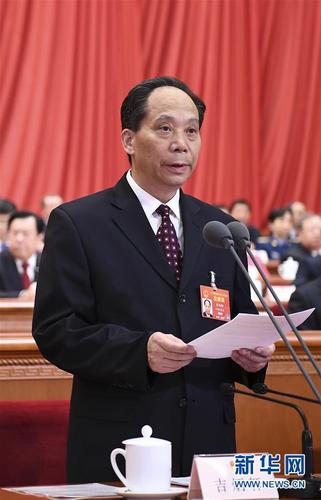3月8日，十三屆全國(guó)人大二次會(huì)議在北京人民大會(huì)堂舉行第二次全體會(huì)議。吉炳軒主持會(huì)議。新華社記者 謝環(huán)馳 攝