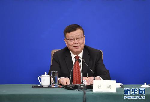 　　3月10日，全國政協十三屆二次會議新聞中心舉行記者會，邀請全國政協委員賴明、吳為山、潘建偉、霍啟剛、石紅談新時代政協履職。這是賴明在回答記者提問。 新華社記者 李然 攝1