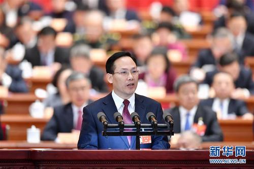 徐曉委員代表共青團中央全國青聯(lián)作大會發(fā)言。 新華社記者 殷博古 攝
