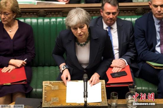 資料圖：當地時間3月13日，英國首相特雷莎·梅在議會下院發(fā)表講話。據報道，國議會以312-308票否決“無協議”脫歐，接下來議會14日將再度表決是否要延長里斯本條約第50條，延后脫歐時間。