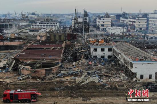 3月22日，江蘇鹽城響水縣陳家港鎮江蘇天嘉宜化工有限公司爆炸核心周邊一企業一片狼藉。<a target='_blank' href='http://www.chinanews.com/'>中新社</a>記者 泱波 攝