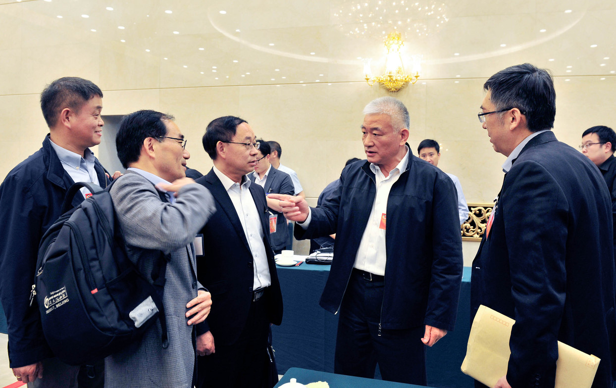 院士們與科技部部長王志剛現場交換意見