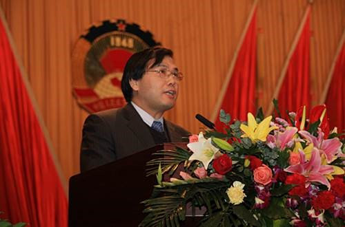 圖2  在省政協第十屆二次會議上發言
