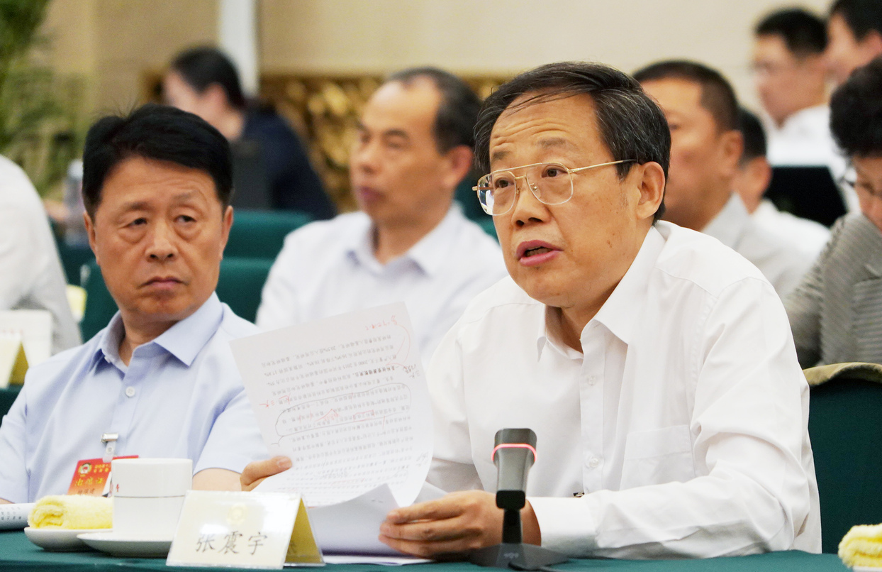      全國政協(xié)十三屆常委會第七次會議小組討論現(xiàn)場