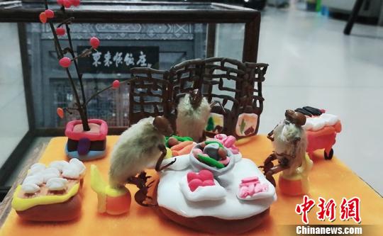 北京市首屆中小學(xué)文化創(chuàng)意展示活動啟動。圖為學(xué)生作品。組委會供圖